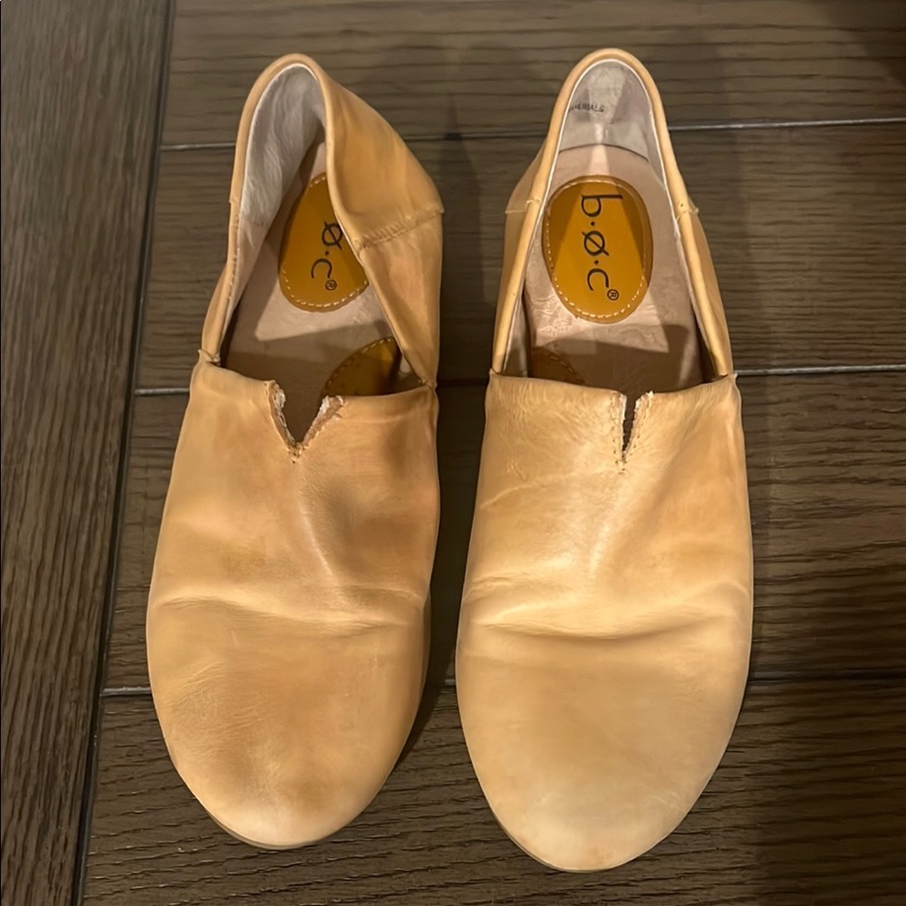 b.o.c Women’s Tan Slip On Shoes